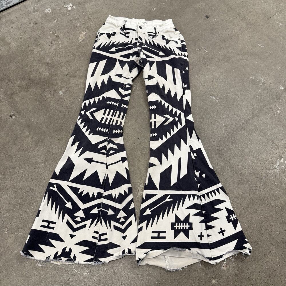RANCH DRESSN RODEO FLARE COWGIRL AZTEC JEANS SIZE 0 BLACK WHITE